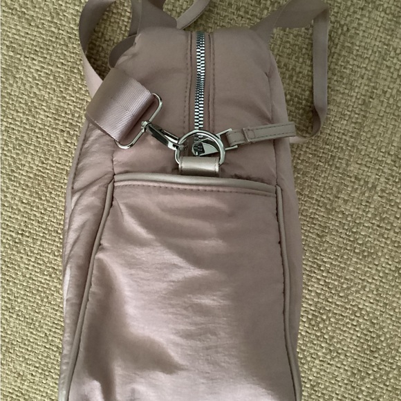 🧳 ISAAC MIZRAHI overnight bag weekender pink EUC - Picture 7 of 12